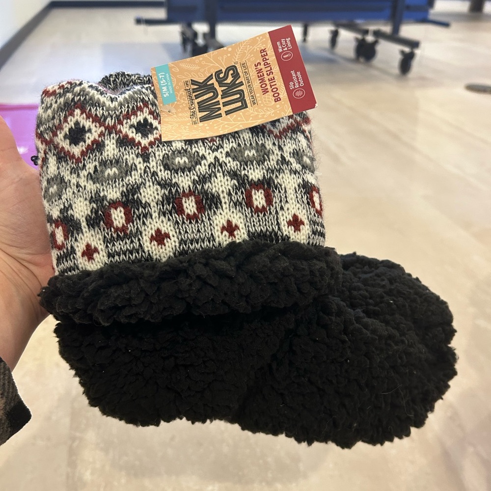 MUK LUKS Women’s Black and Multicolor Slippers